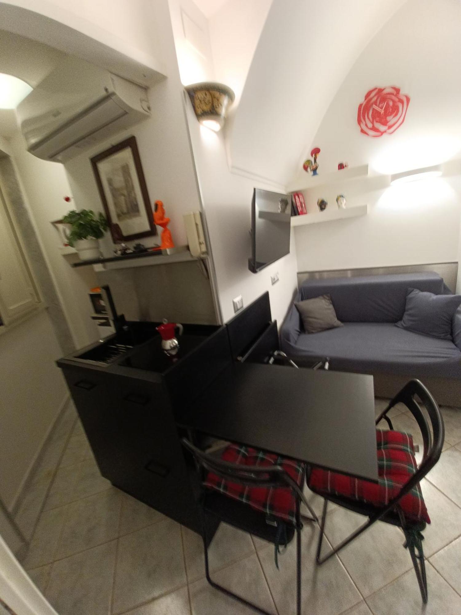 La Residenza Napoli Short Let Monolocale Standard Via Chiaia 82 Napoli Apartment Bagian luar foto